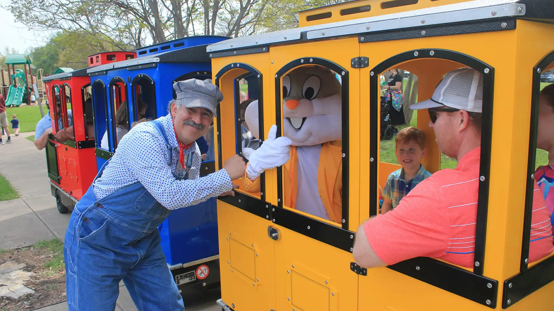 Wattman Mini Express electric trackless train in a U.S. indoor mall