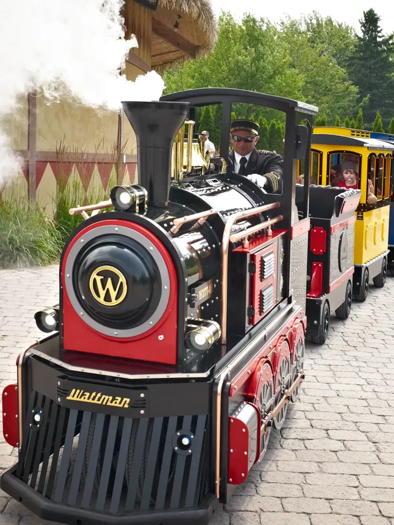 Wattman Mini Express electric trackless train in operation — compact design for indoor and outdoor venues