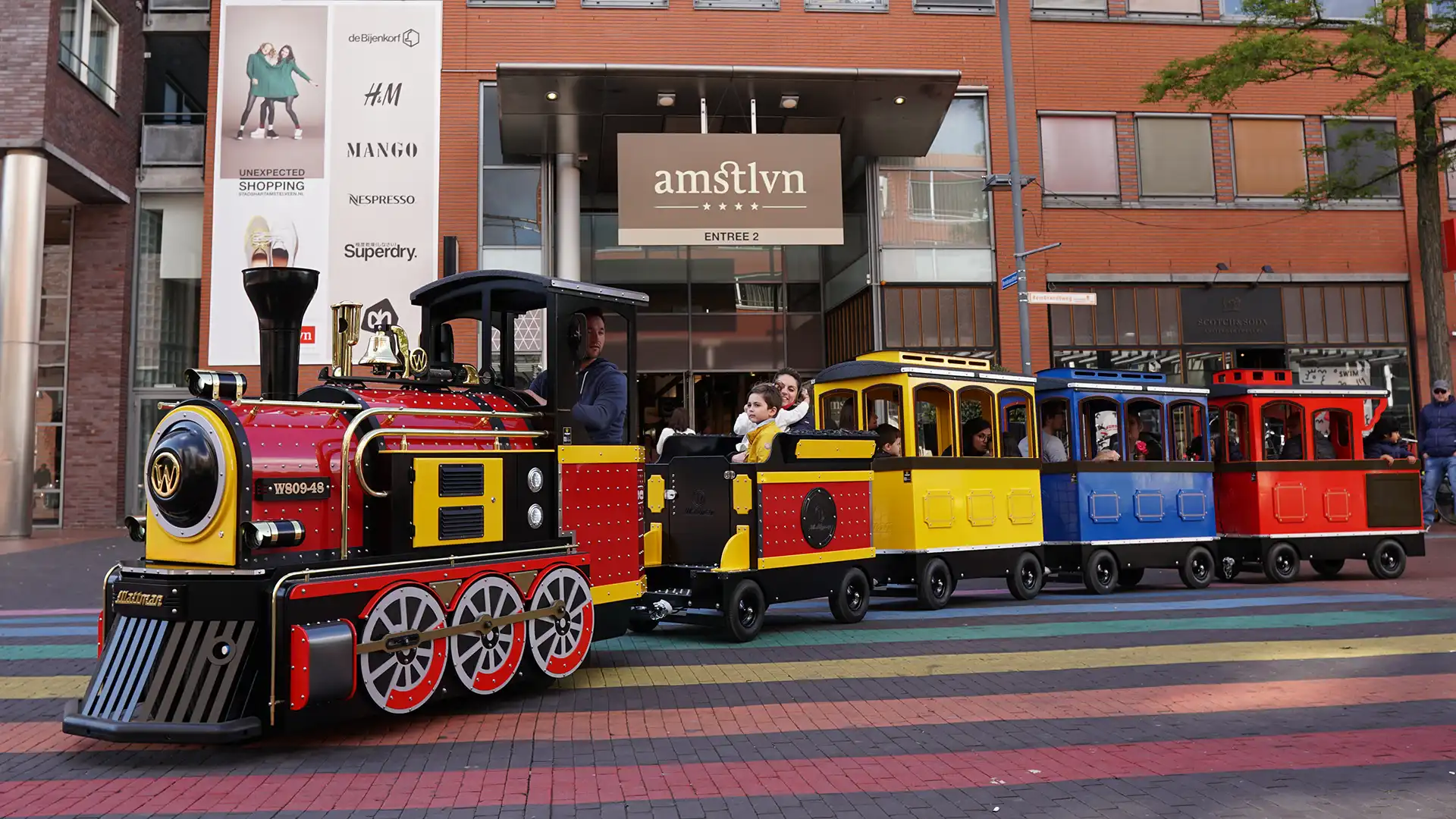 Wattman Mini Express electric trackless train in a U.S. indoor mall