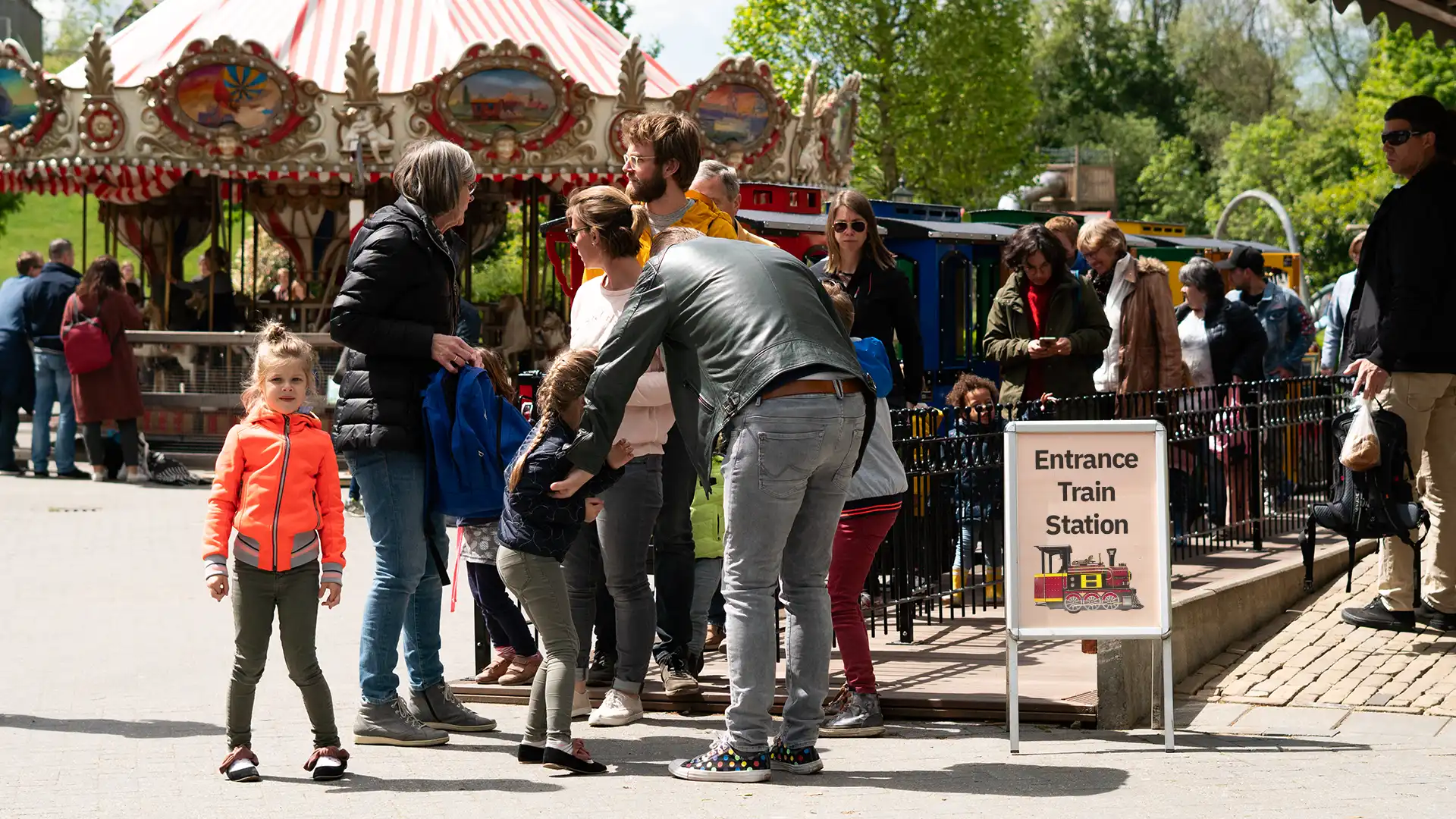 Wattman Maxi Express electric trackless train — commercial investment for U.S. venue operators